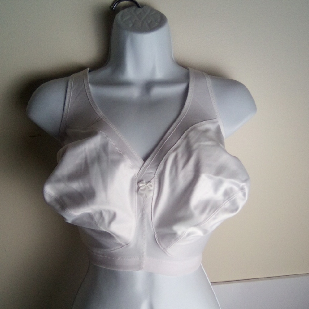 Glamorise Cream Women's Bra Size 40 J New